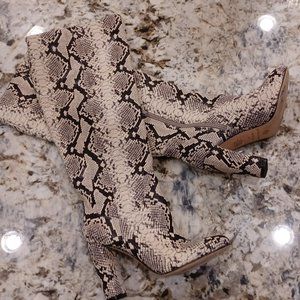 ANTONIO MELANI WOMEN'S SZ 6 SNAKE PRINT BOOTS Summer Clearance PRice